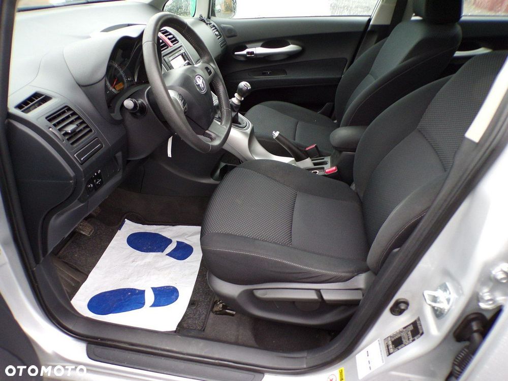 Toyota Auris - 22