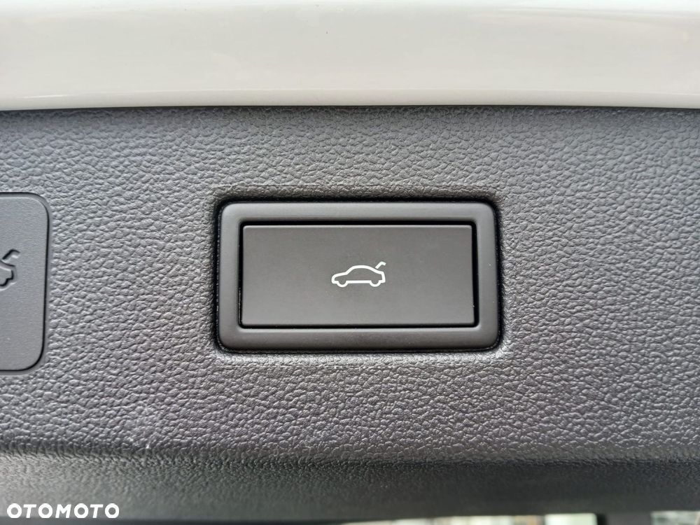Volkswagen T-Roc 1.5 eTSI R-Line DSG - 9