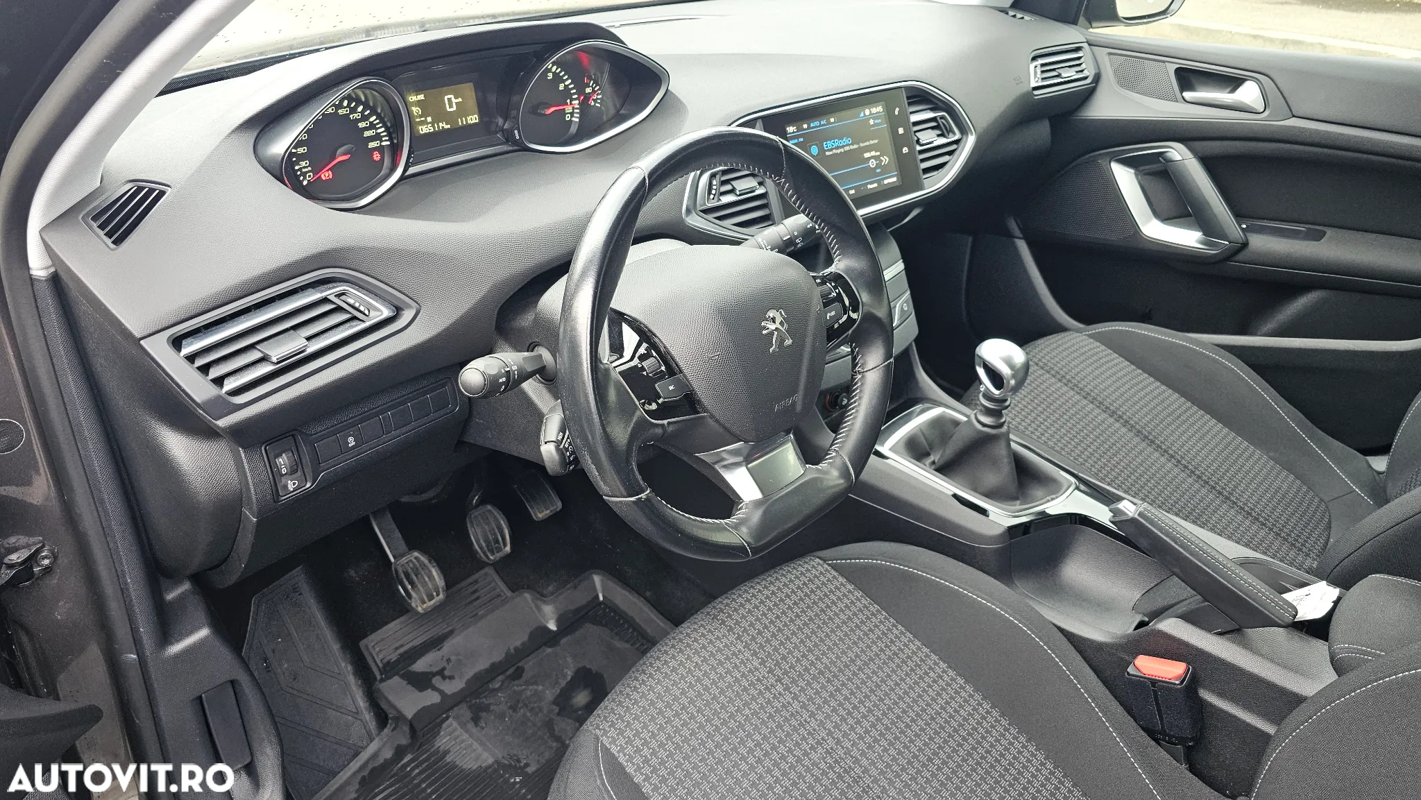 Peugeot 308 1.2 L PureTech Turbo Active - 8