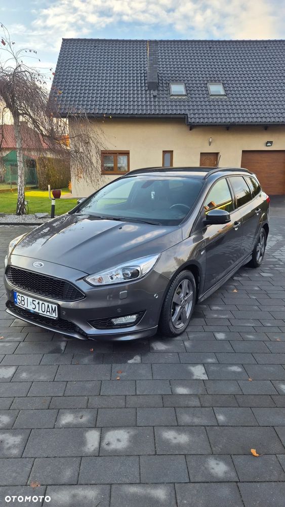 Ford Focus 1.0 EcoBoost ST-Line Red ASS - 1