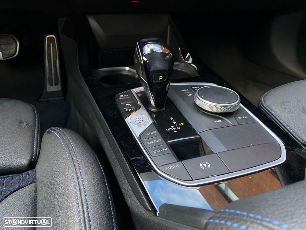 BMW 116 d Pack Desportivo M Auto - 11