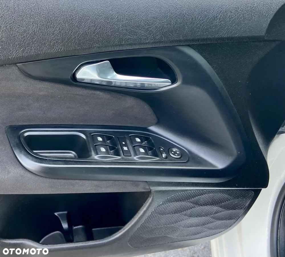 Fiat Tipo 1.3 MultiJet 16v Sport - 26