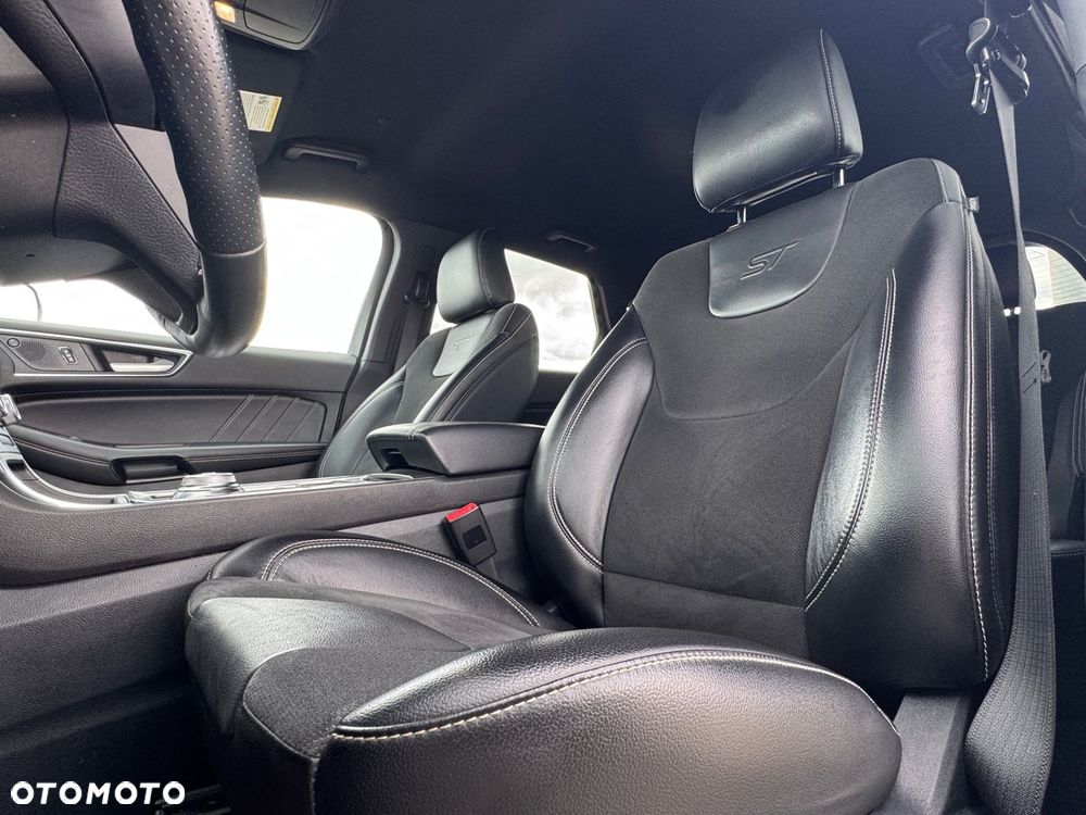 Ford Edge - 15
