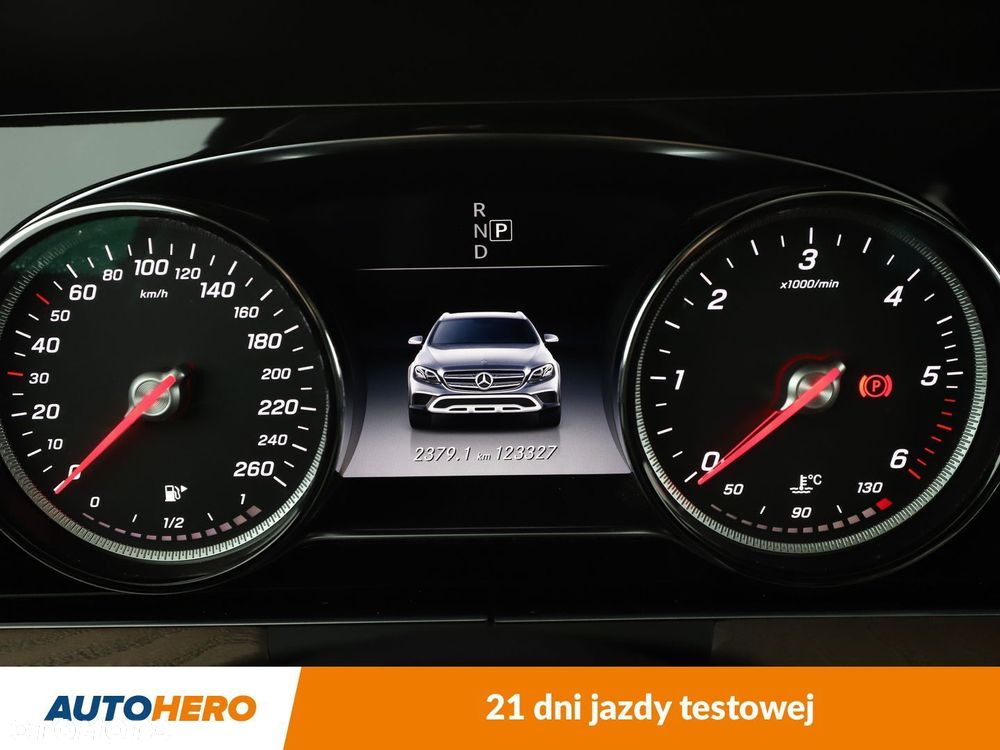 Mercedes-Benz Klasa E 220 d 4-Matic 9G-TRONIC - 19