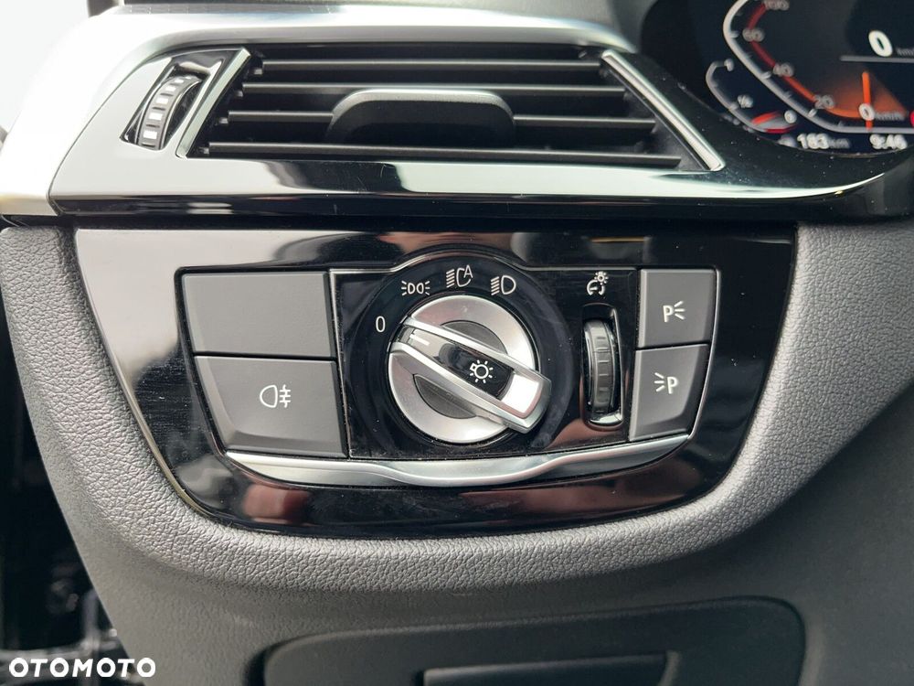 BMW Seria 5 520d xDrive mHEV M Sport sport - 23