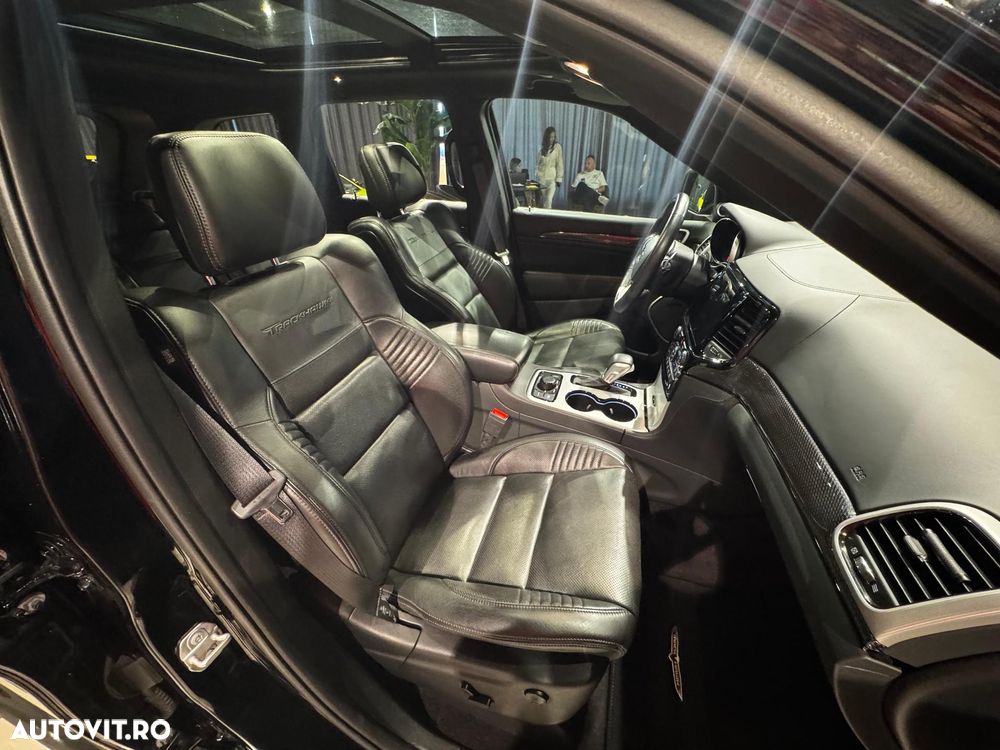 Jeep Grand Cherokee - 14