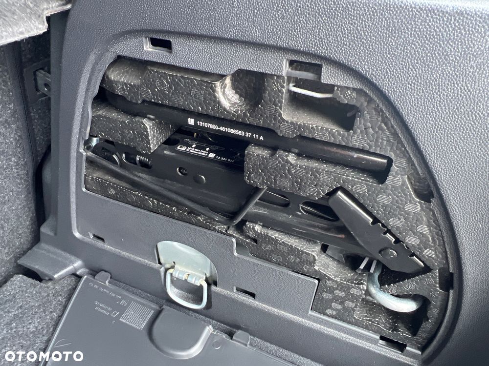 Opel Corsa 1.4 16V Innovation - 28