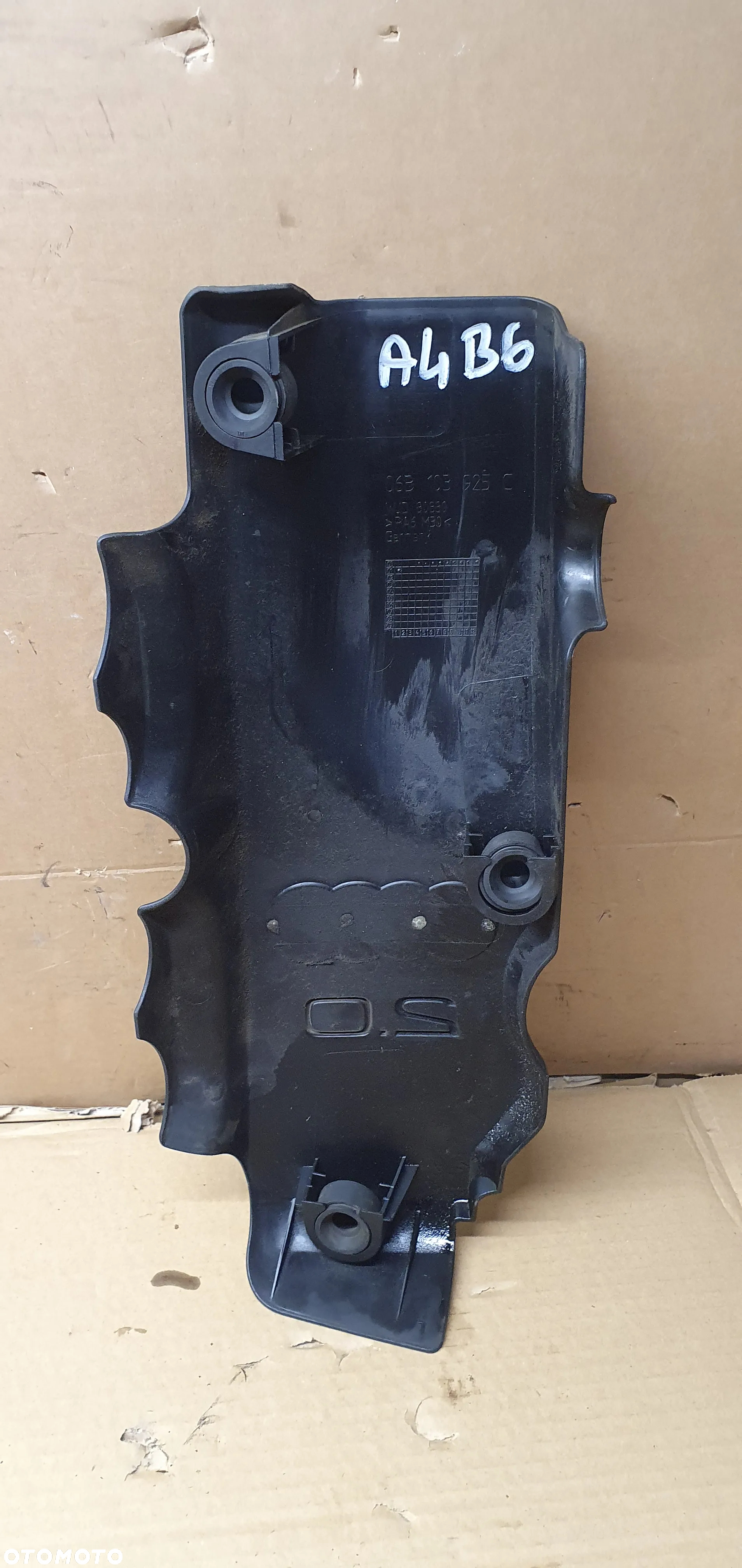 Pokrywa osłona silnika Audi A4 B6 2.0 FSI 06B103925C - 5