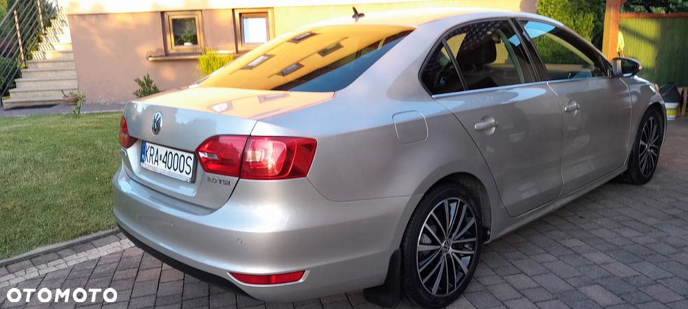 Volkswagen Jetta 2.0 TSI Highline DSG - 4