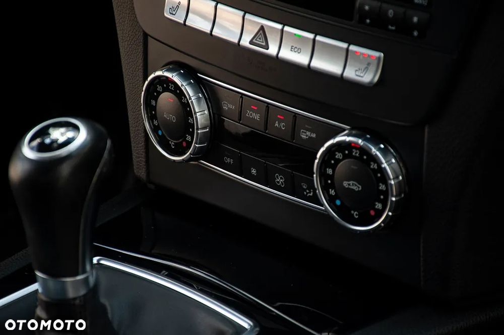 Mercedes-Benz Klasa C 180 BlueEFFICIENCY - 23