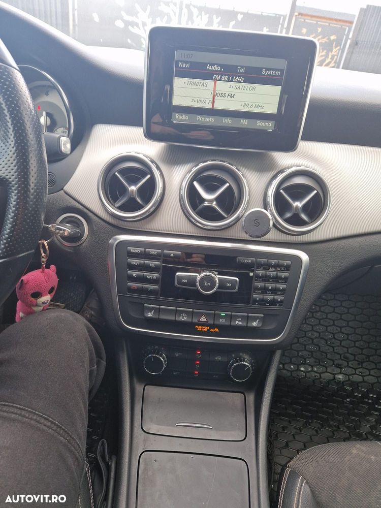 Mercedes-Benz GLA 220 CDI 7G-DCT Urban - 4