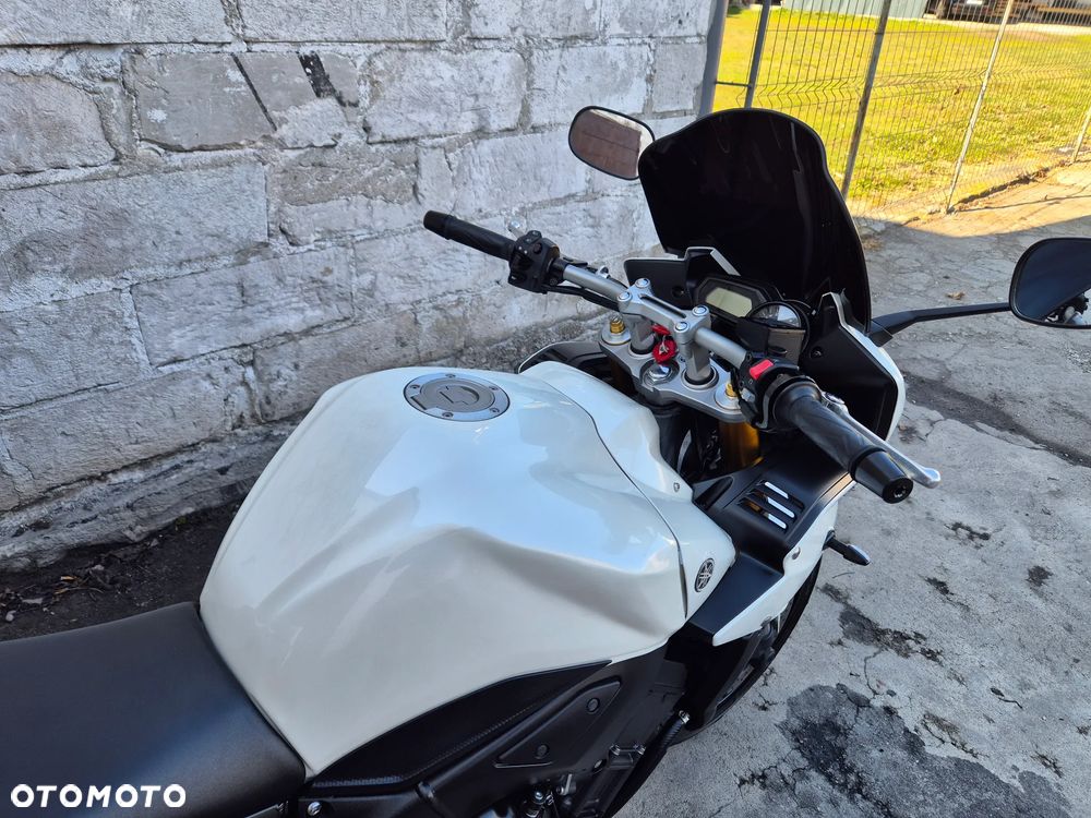Yamaha FZ - 32