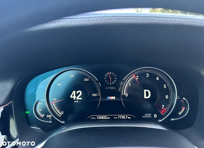 BMW Seria 7 750i xDrive - 28