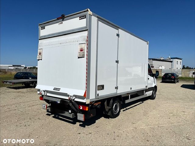 Mercedes-Benz Sprinter - 2