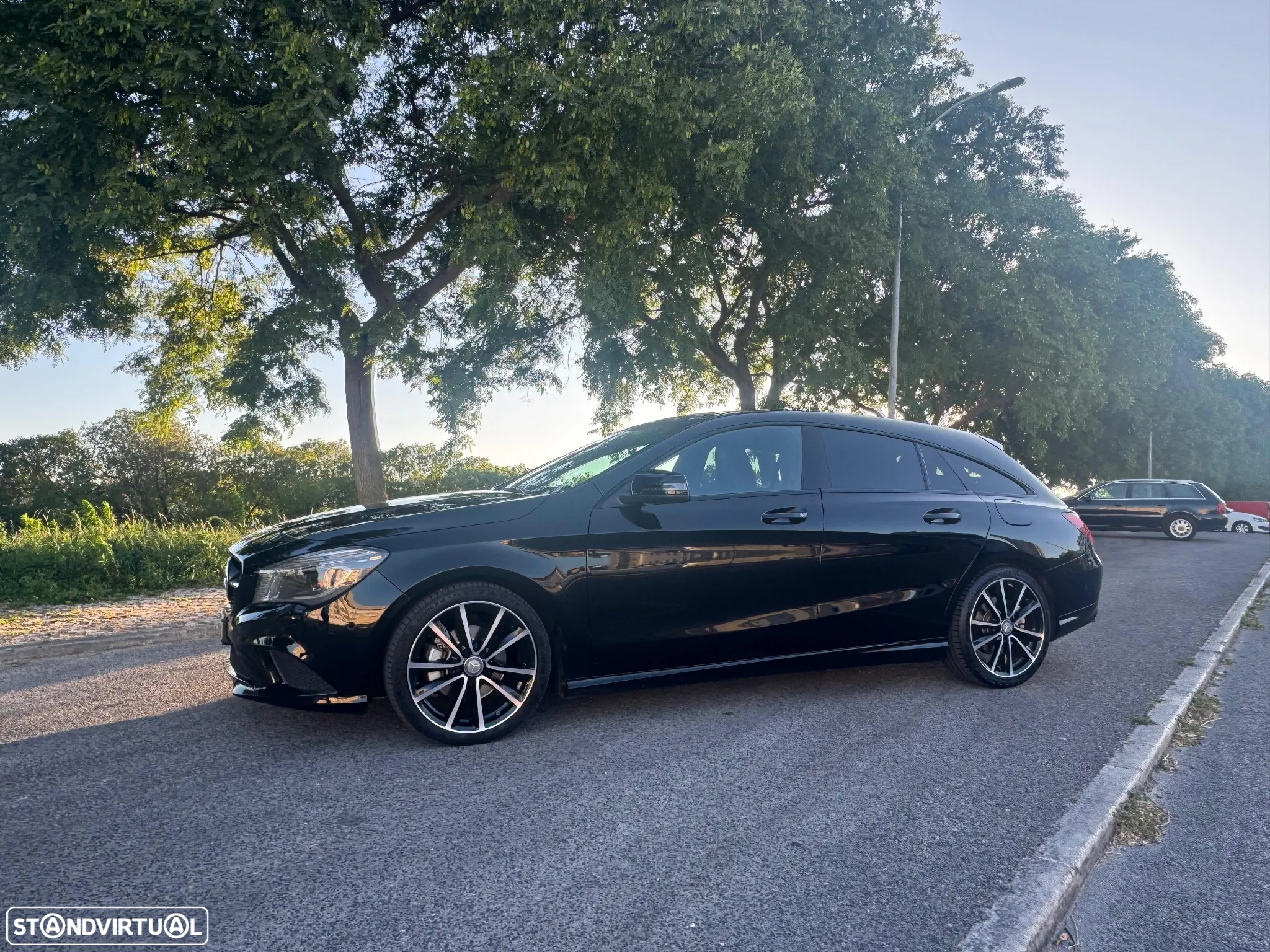 Mercedes-Benz CLA 200 Shooting Brake (CDI) d 4Matic 7G-DCT - 2
