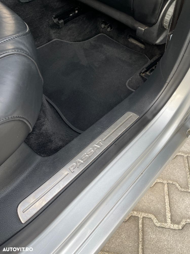 Volkswagen Passat Variant 2.0 TDI 4Motion DSG BlueMotion Tech Exclusive - 12