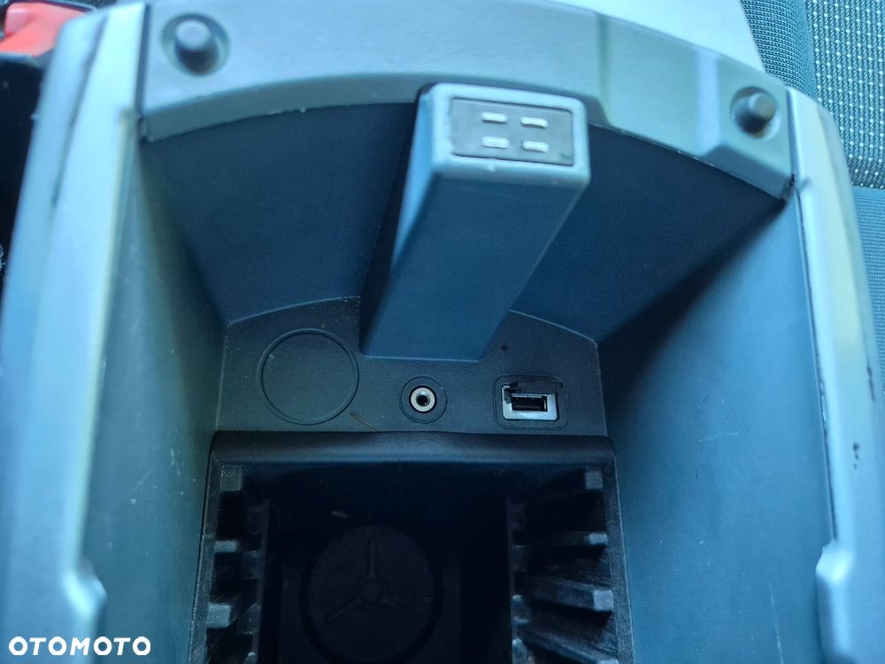 Ford Grand C-MAX 1.6 TDCi Titanium - 34