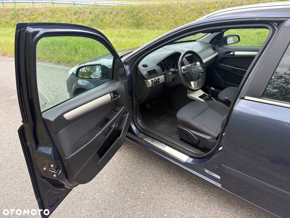 Opel Astra 1.6 Color Edition - 17