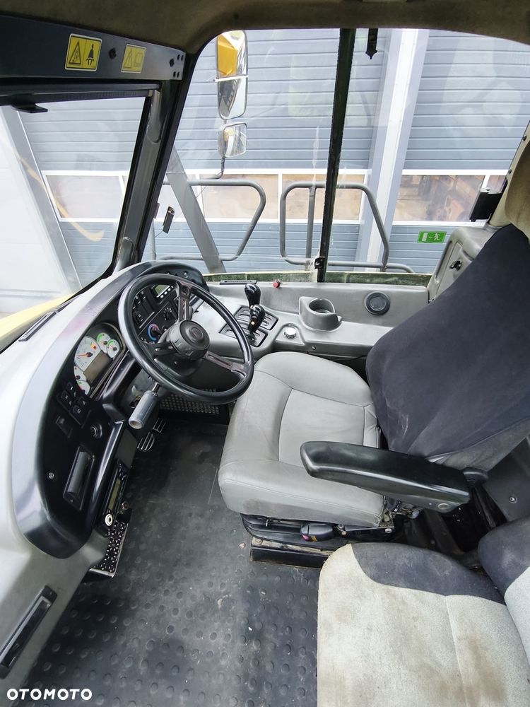 Caterpillar 730 - 12