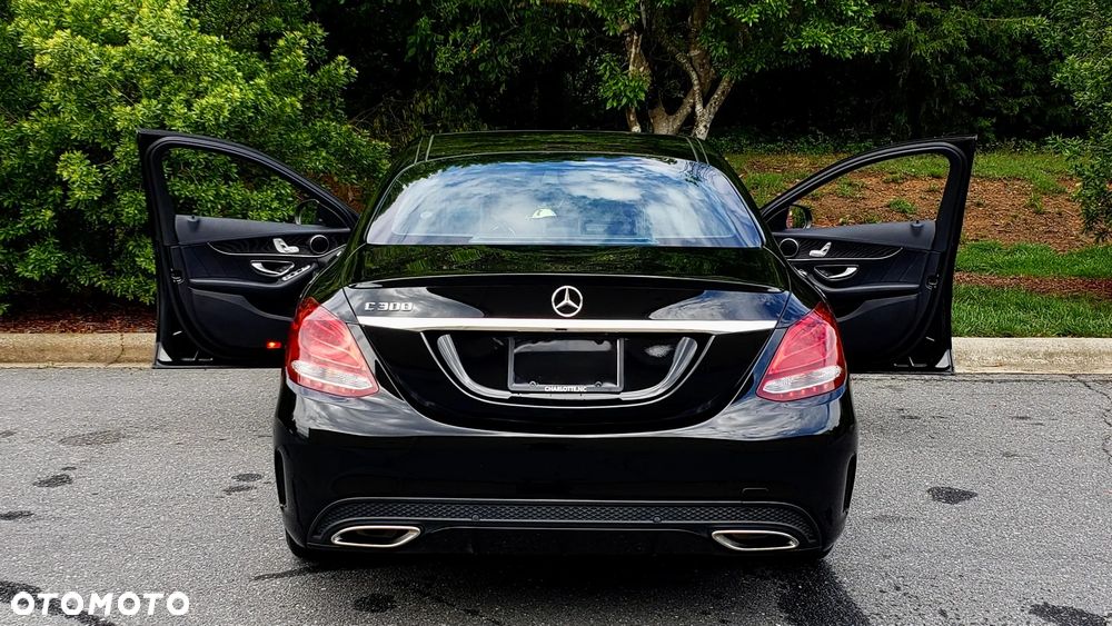 Mercedes-Benz Klasa C 300 7G-TRONIC AMG Line - 6