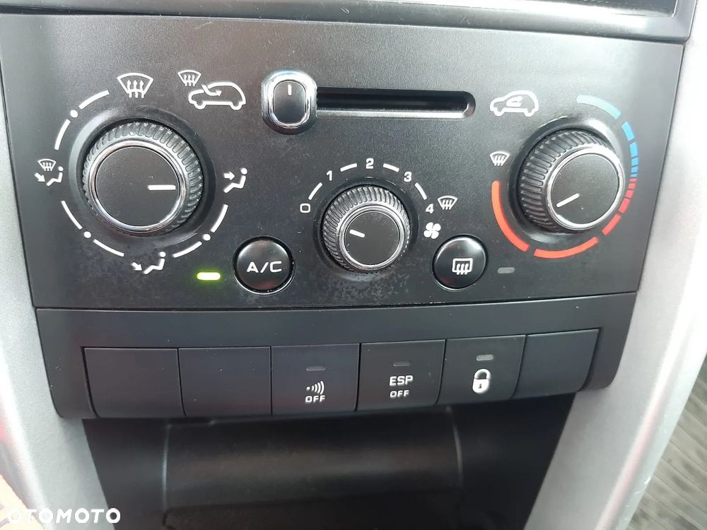 Peugeot 207 1.4 Presence - 24