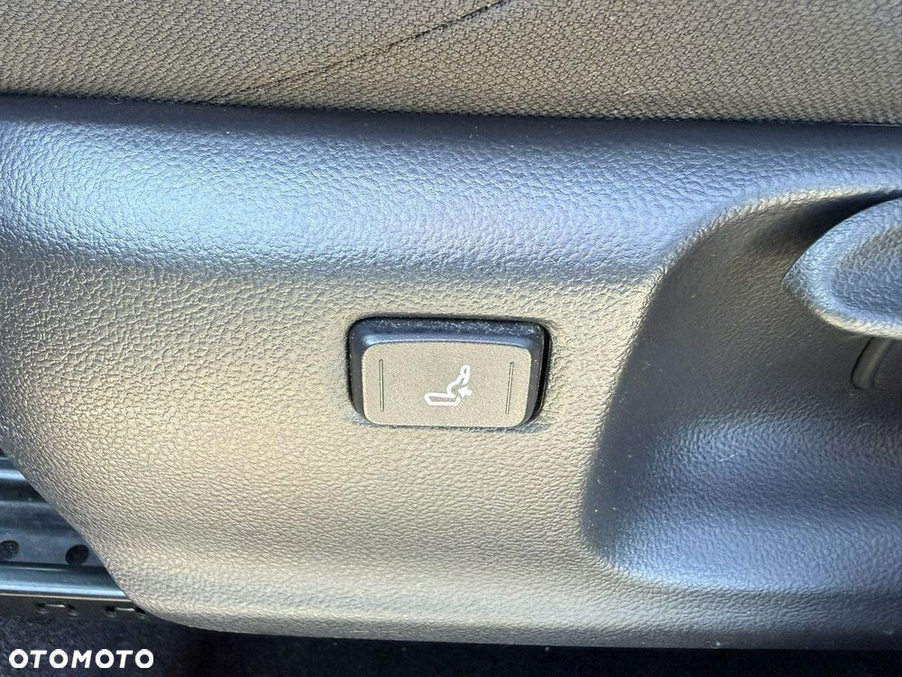 Toyota Corolla Cross 2.0 Hybrid Comfort - 12