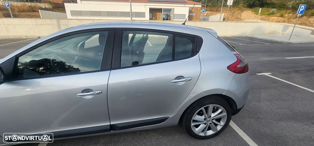 Renault Mégane 1.5 dCi Dynamique - 8