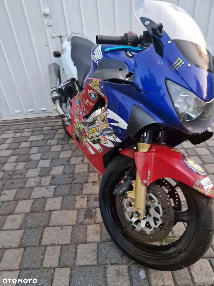 Honda CBR - 23