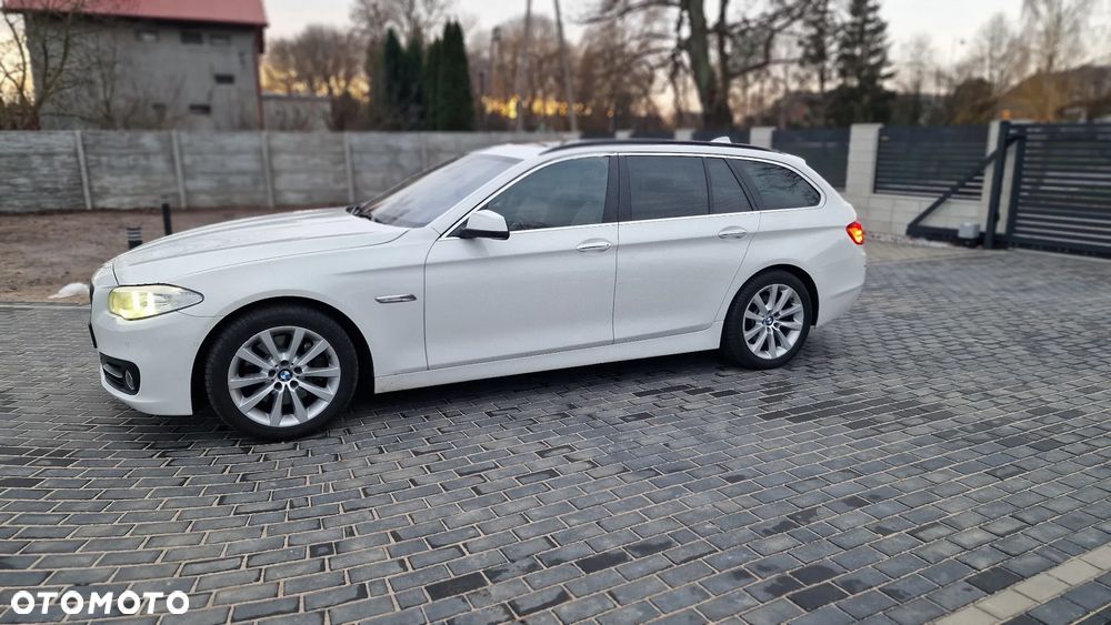BMW Seria 5 525d xDrive Luxury Line - 3