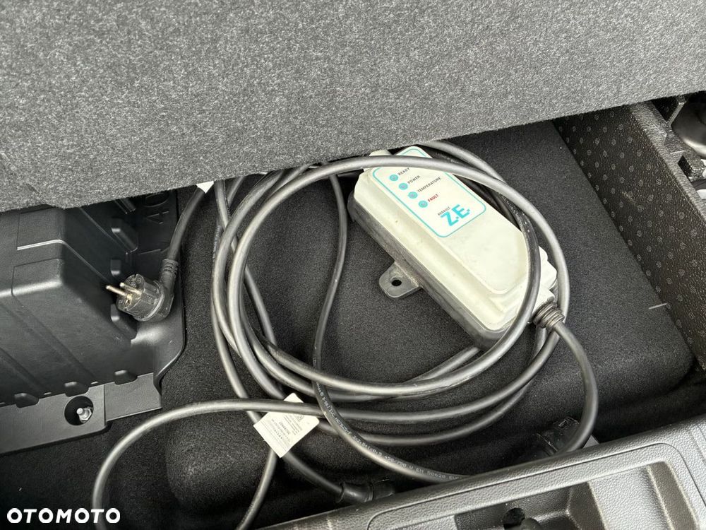 Renault Captur 1.6 E-TECH Plug-In Intens - 12