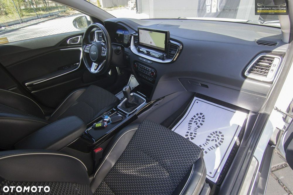 Kia XCeed 1.5 T-GDI Business Line - 31