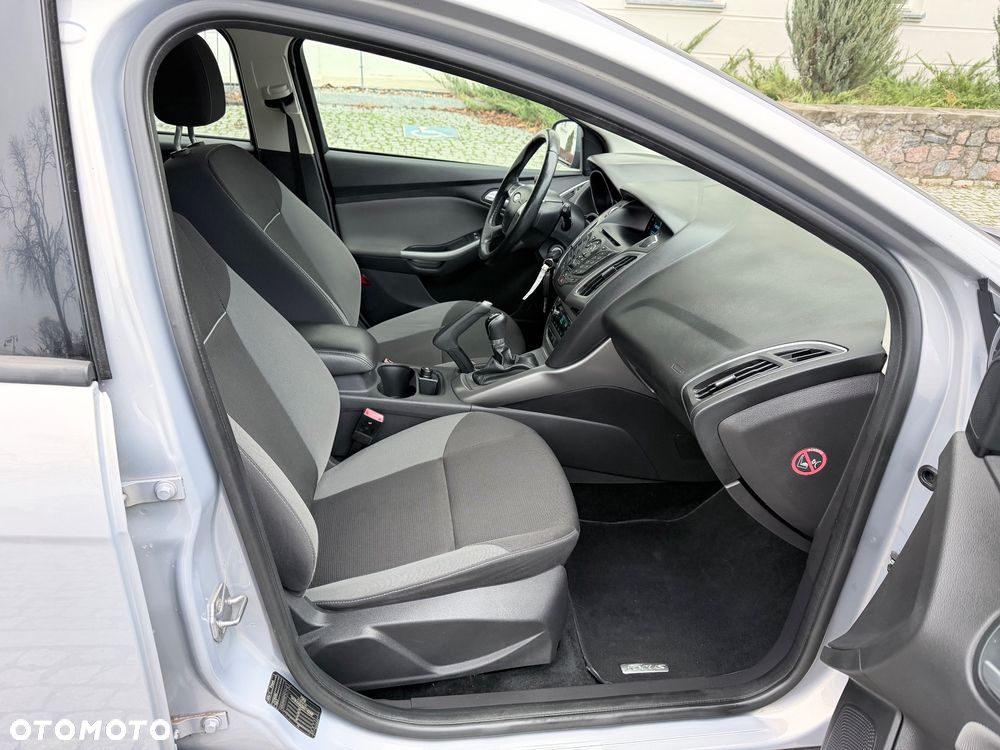 Ford Focus 1.6 Trend - 10
