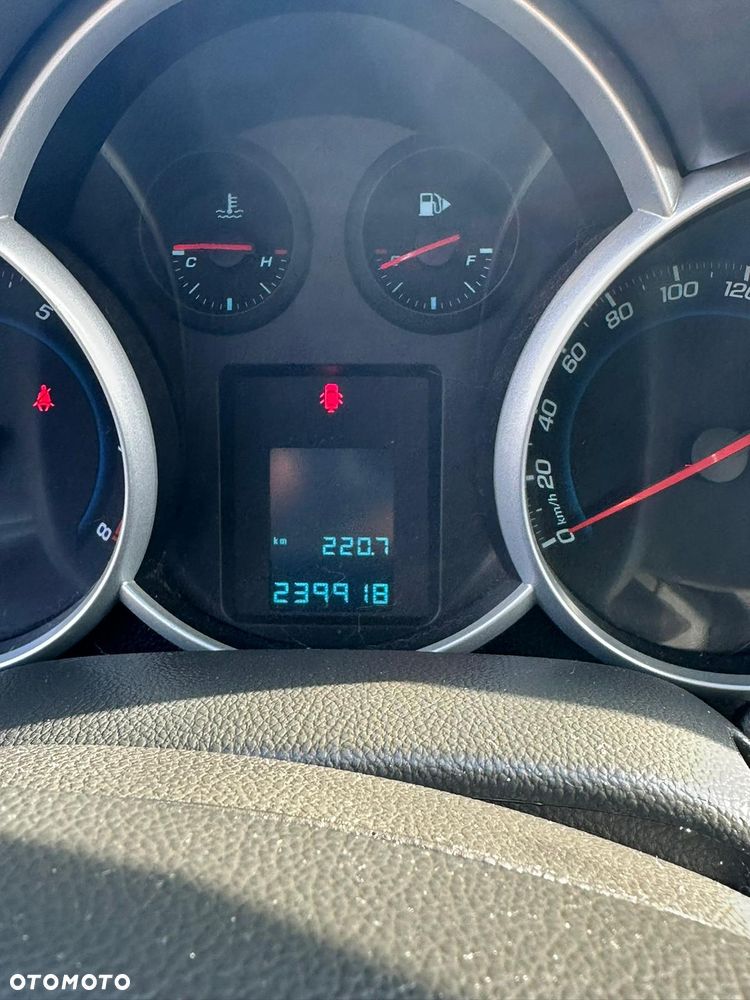 Chevrolet Cruze 1.6 LS - 17