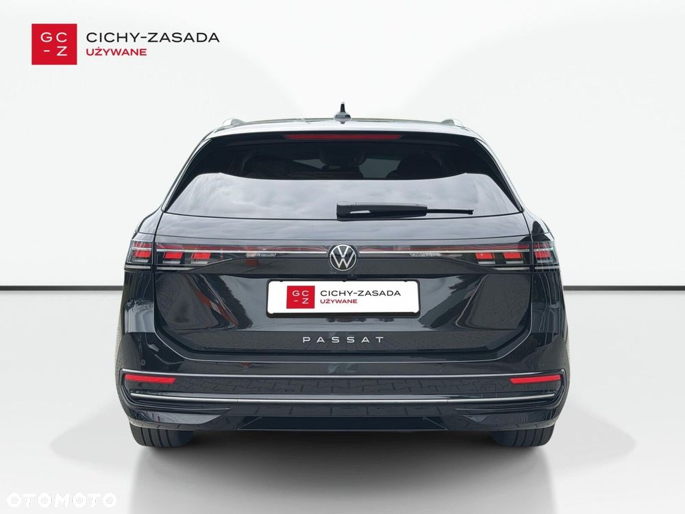 Volkswagen Passat Variant 2.0 TDI EVO Elegance DSG - 5