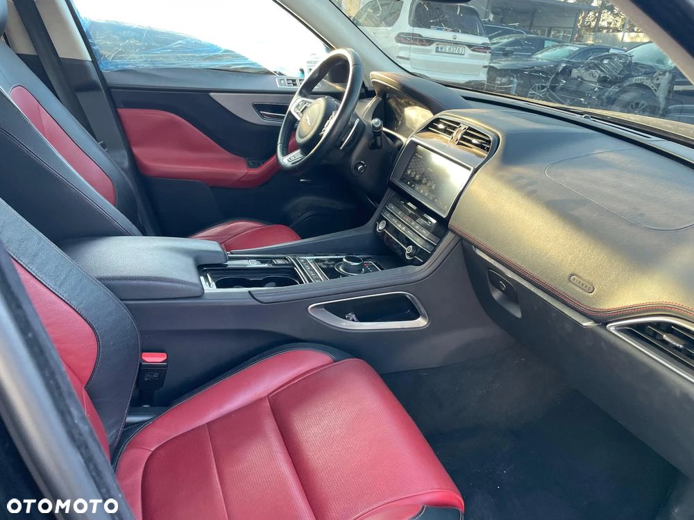 Jaguar F-Pace 2.0 i4P AWD R-Sport - 8