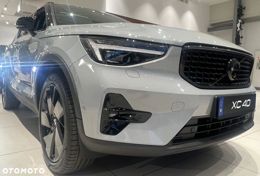 Volvo XC 40 B4 B AWD DKG RDesign - 8