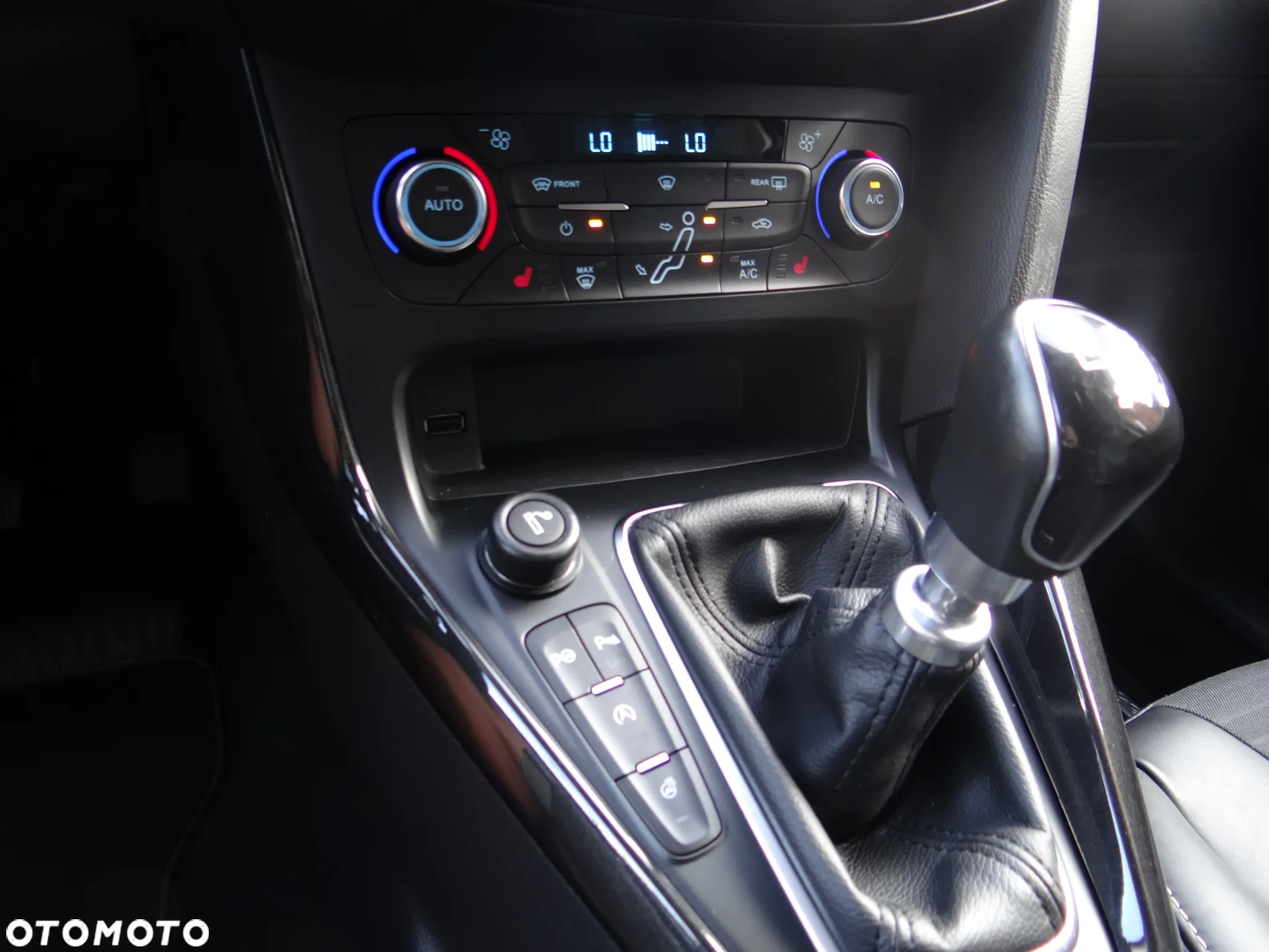 Ford Focus 1.5 TDCi Titanium ASS - 28