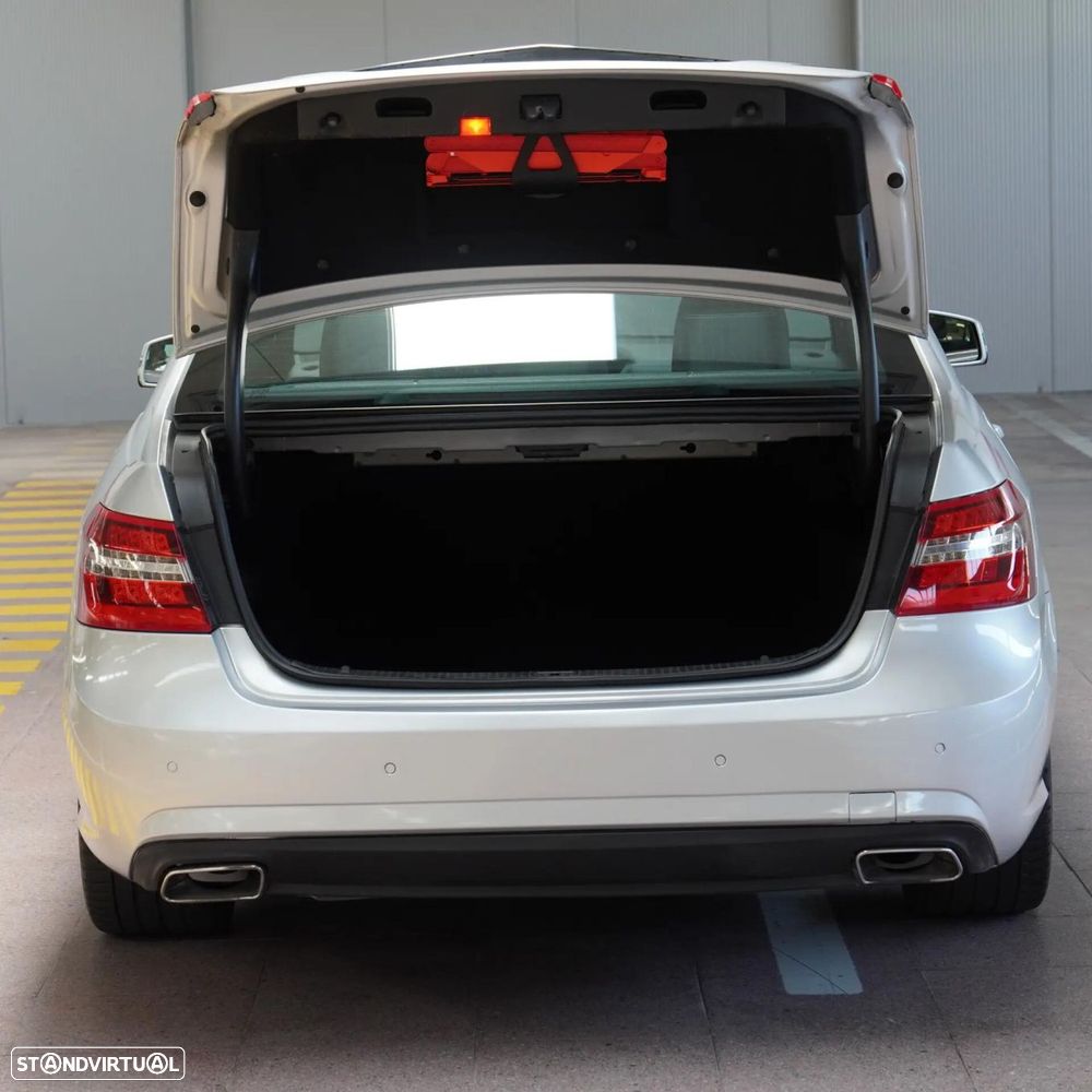 Mercedes-Benz E 300 Bluetec Hybrid Avantgarde - 48