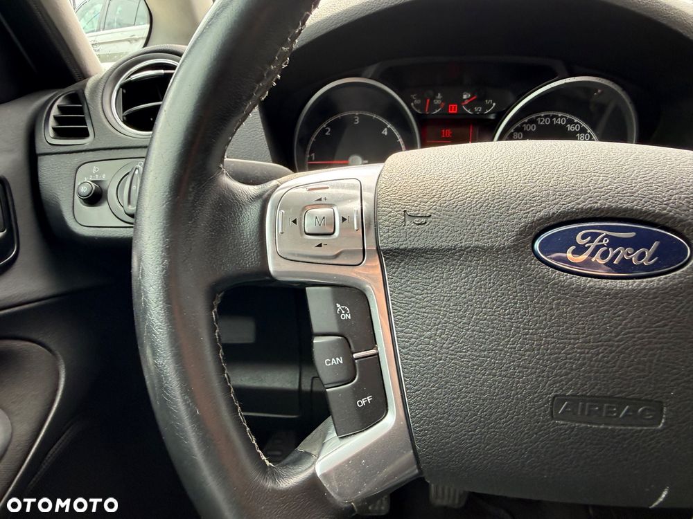 Ford Galaxy - 26