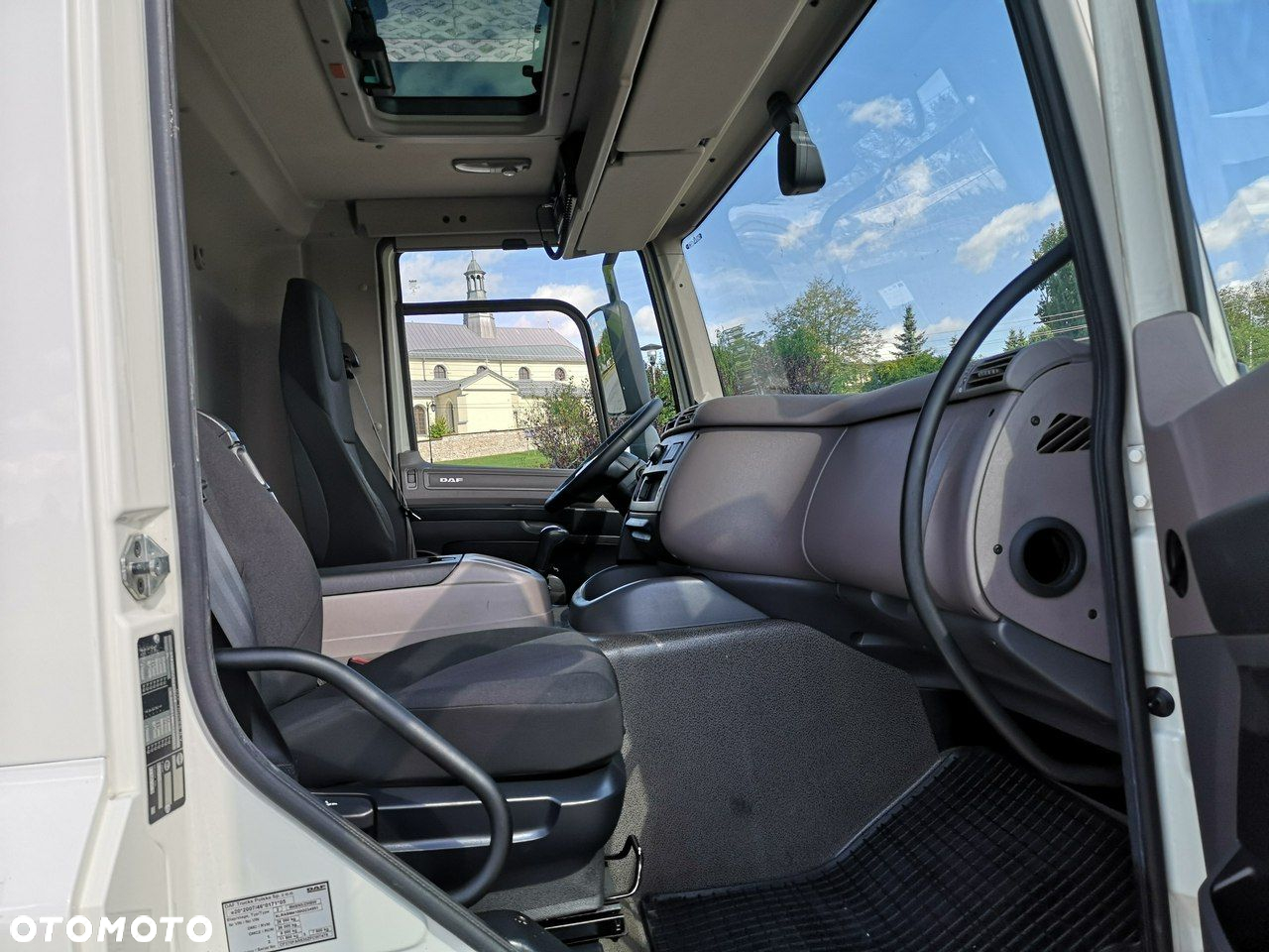 DAF CF 370 Chłodnia 3 Osiowa Winda Manual Niski Przebieg! - 18