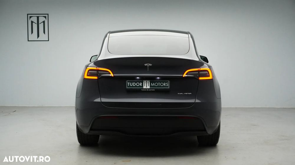 Tesla Model Y AWD Long Range - 7