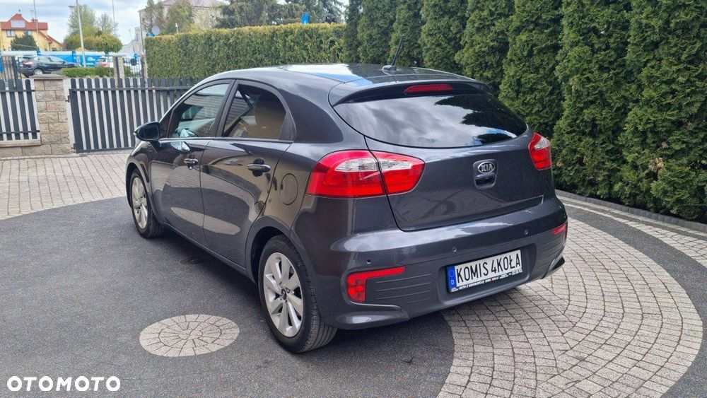 Kia Rio - 4