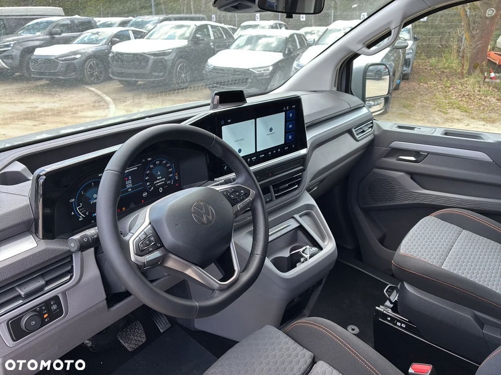 Volkswagen Caravelle - 13