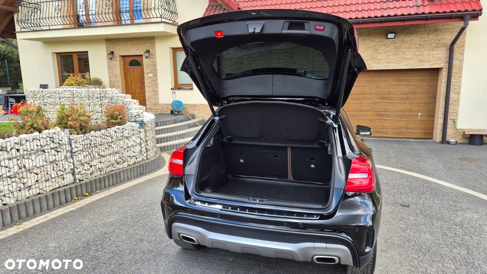 Mercedes-Benz GLA 200 7G-DCT AMG Line - 36