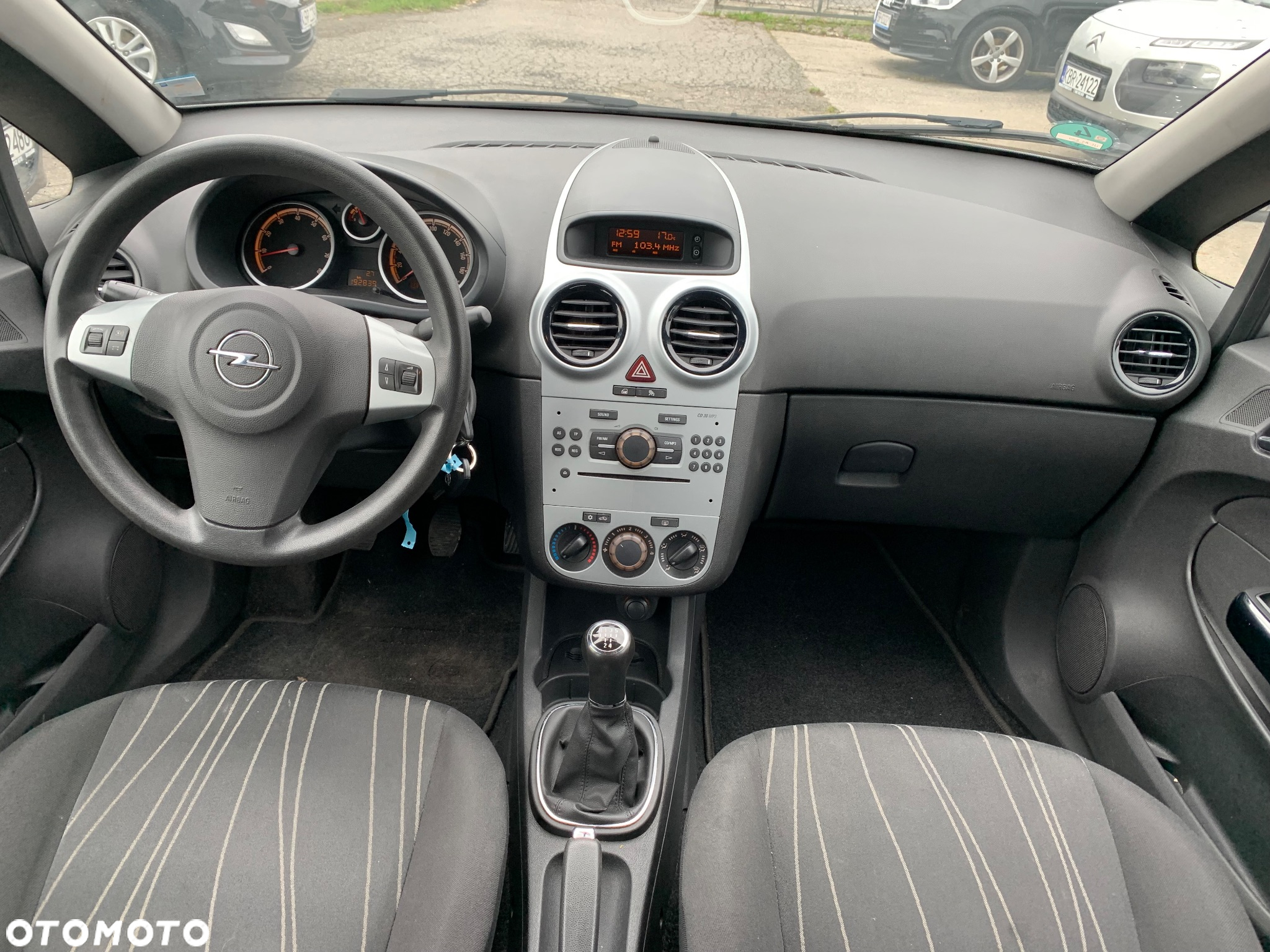 Opel Corsa 1.2 16V Enjoy - 10