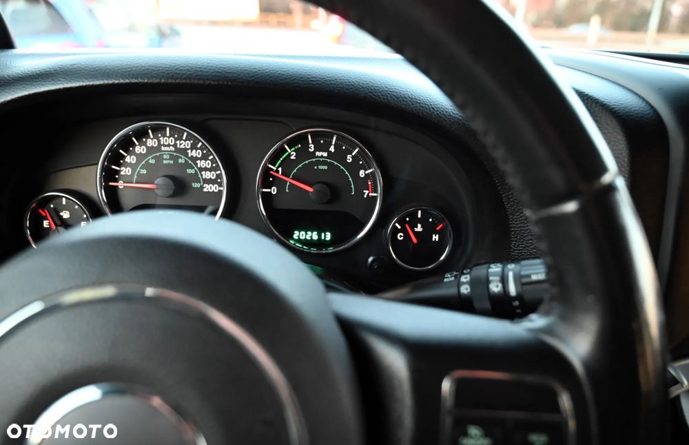 Jeep Wrangler - 24