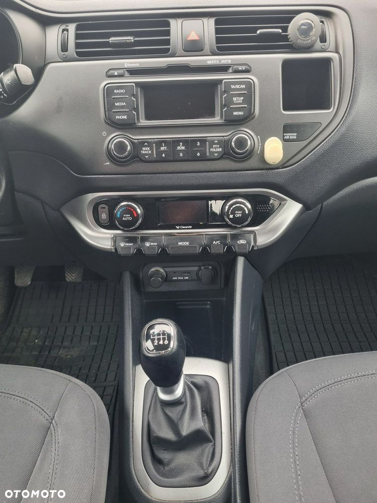 Kia Rio - 19