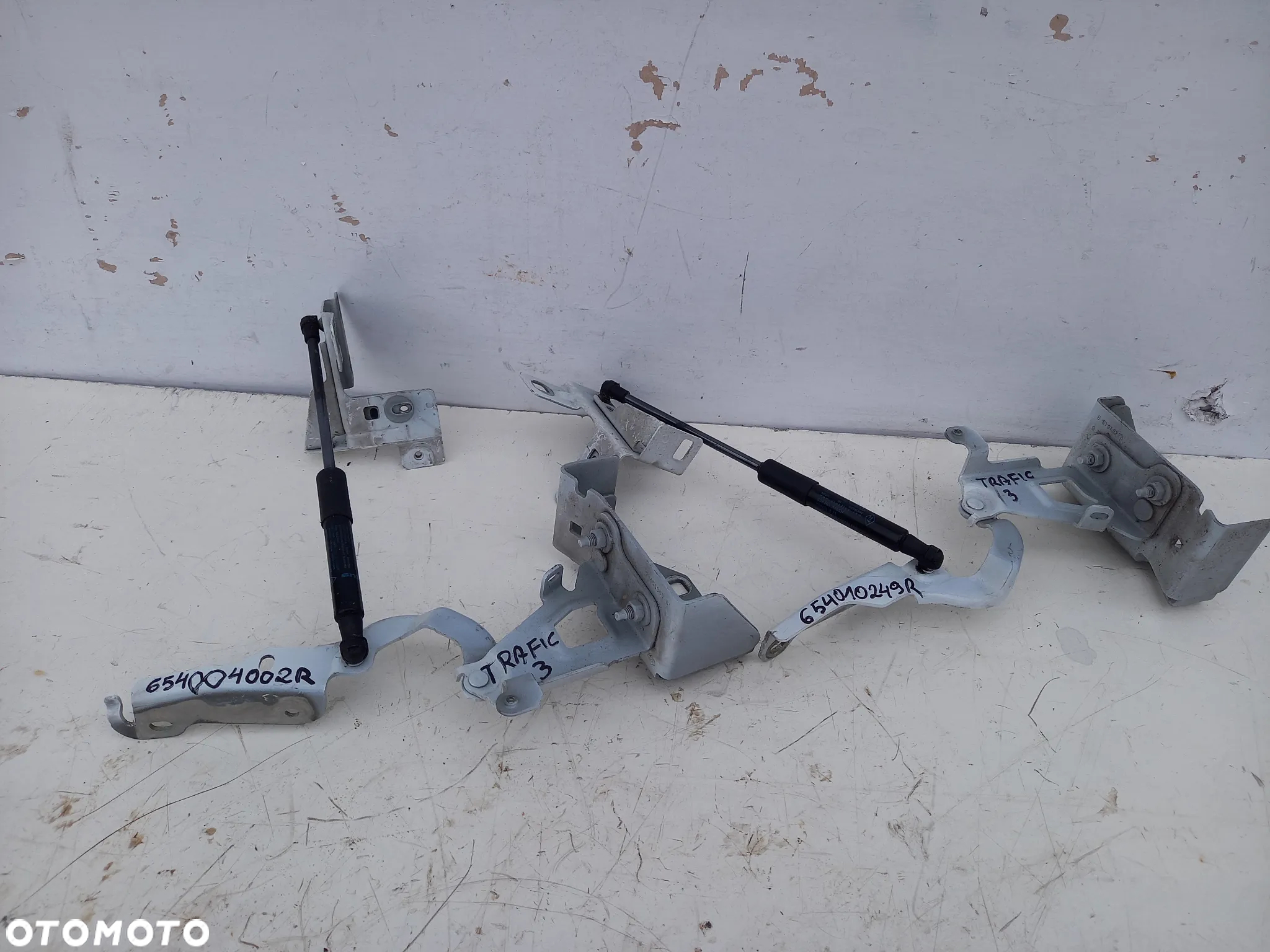 Zawiasy maski Renault Trafic III 654004002R 654010249R - 2
