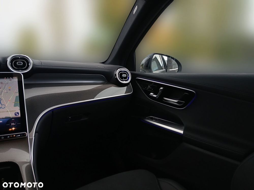 Mercedes-Benz GLC 300 e 4-Matic AMG Line - 18