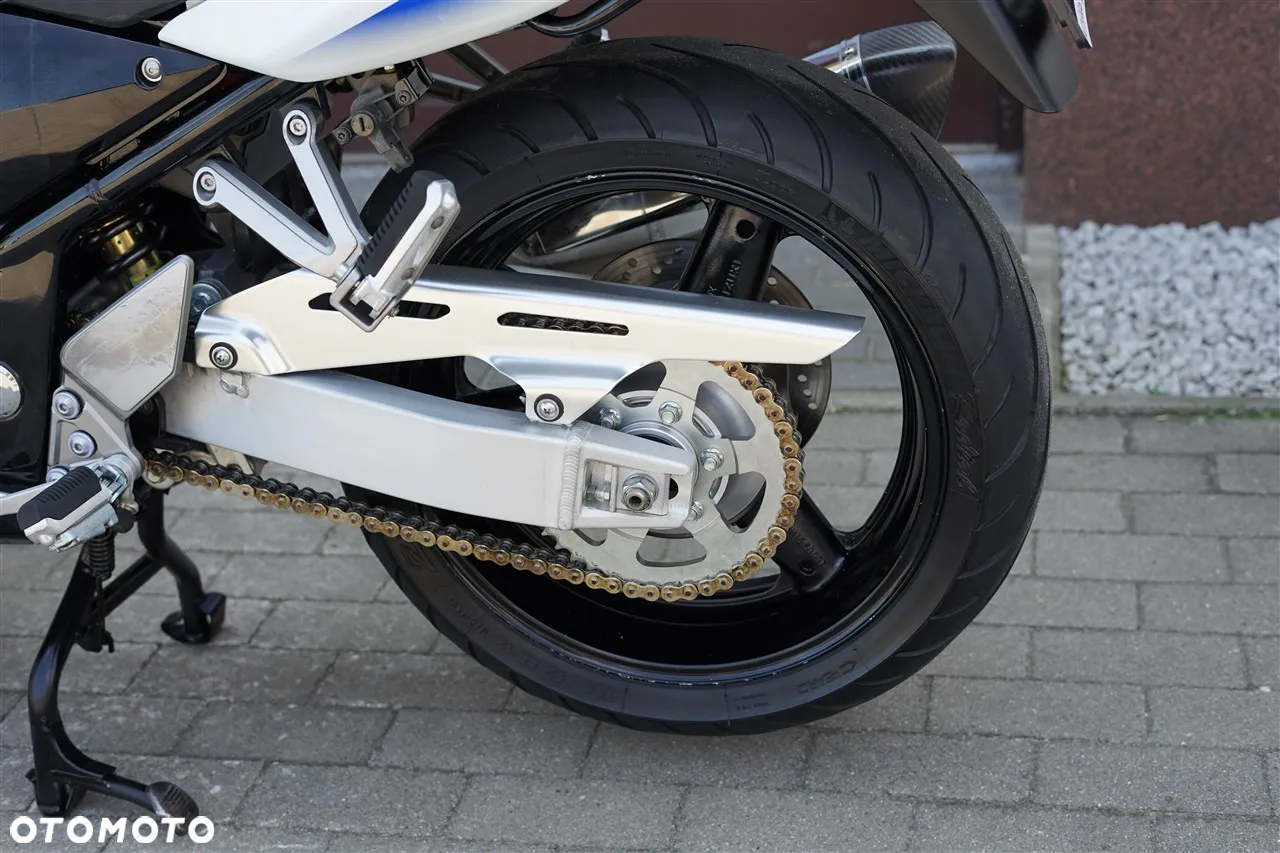 Suzuki Bandit - 25